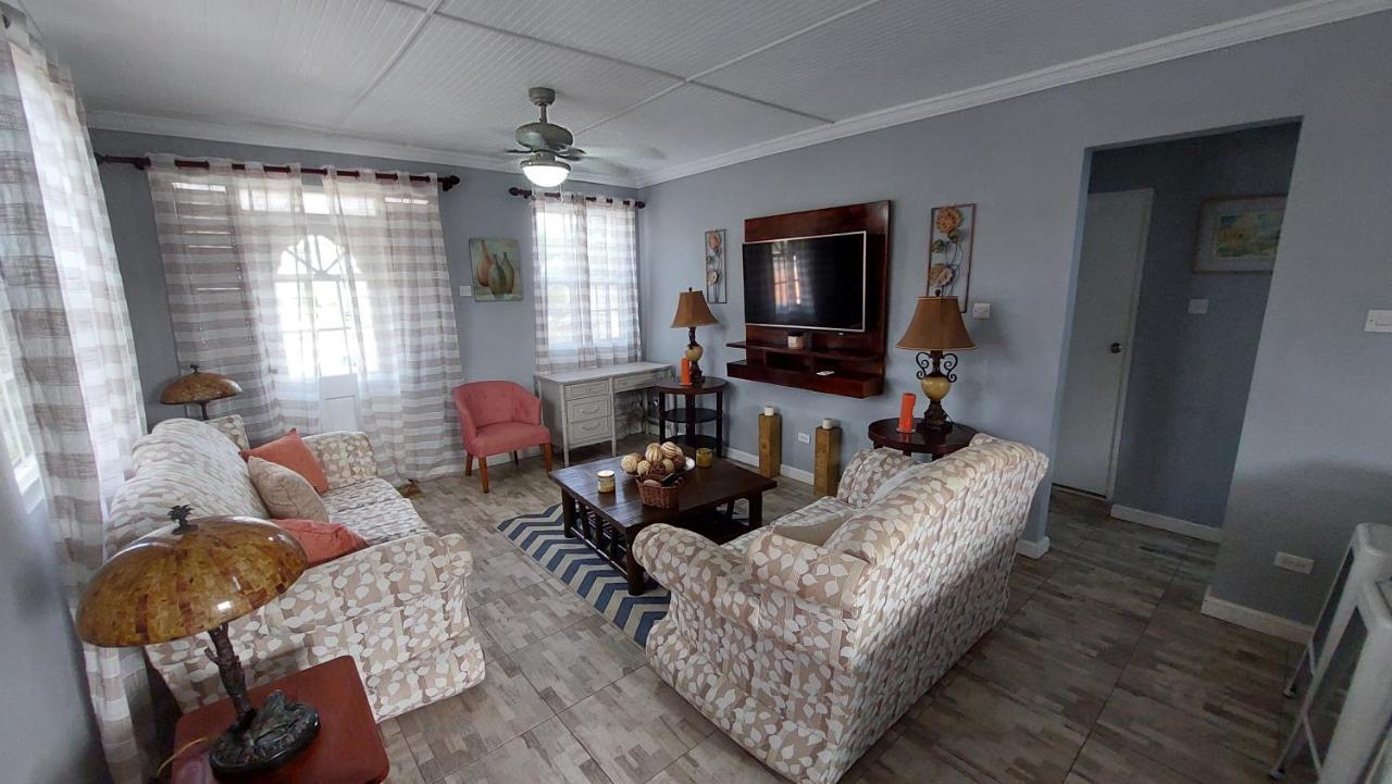 Carmen Apartment Бриджтаун Экстерьер фото