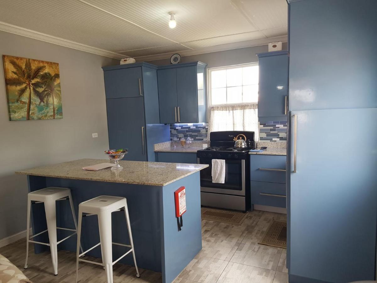 Carmen Apartment Бриджтаун Экстерьер фото